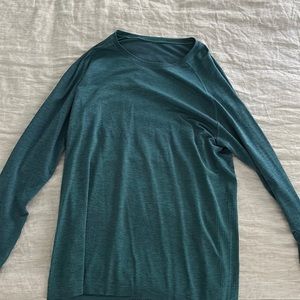 Lululemon green long sleeve shirt